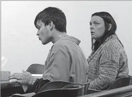  ?? [MARC KOVAC/DISPATCH] ?? Dylan Warren, 16, was in Licking County Juvenile Court Tuesday, facing charges that include complicity to murder in the shooting death of a Newark man this past weekend. With him is his mother, Jennifer Potts.