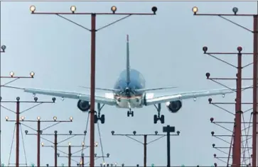  ?? Francine Orr Los Angeles Times ?? THE FAA last year changed f light paths for its “North Downwind” approach for planes f lying into LAX.