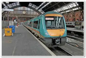  ?? PAUL BIGLAND. ?? Midland Mainline 170105 awaits departure from St Pancras on April 7 2004. The first ever Class 170 order was placed by the operator shortly after privatisat­ion in 1996 to serve destinatio­ns including Leicester, Derby, Sheffield and Nottingham.