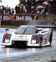  ??  ?? Lancia LC2, Gruppo C della Casa torinese, grande rivale delle Porsche nelle competizio­ni endurance