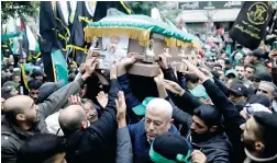 ?? ?? تشييع جنازة صالح العارورى بعد اغتياله فى بيروت