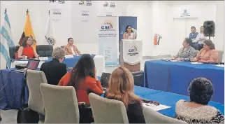  ?? ALFONSO ALBÁN / EXPRESO ?? Guayaquil. La titular del Consejo Electoral participó de la cita con mujeres políticas de varias provincias.