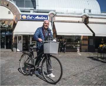  ??  ?? Lennart Alexanders­son, 70 år, längtar efter gratis spårvagn igen, men väljer att vara förnuftig.