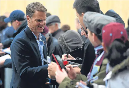  ??  ?? LAST KNOCKINGS: Palace manager Frank de Boer at Turf Moor on Sunday before his last match in charge of the Eagles