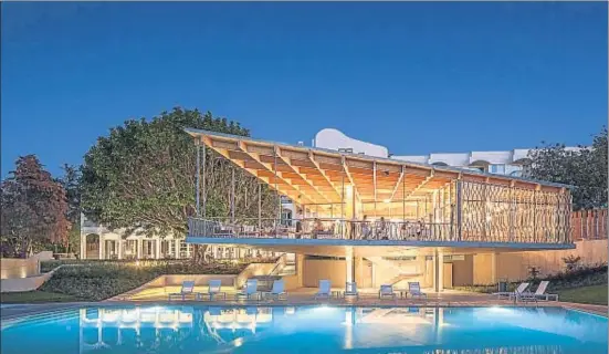  ?? . ?? Hotel Ozadi Tavira, de Pedro Campos Costa, en Tavira (Portugal), uno de los once finalistas de los premios FAD 2015 de arquitectu­ra