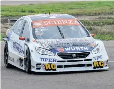  ?? PRENSA SÚPER TC 2000 ?? Así quedó el Peugeot de la Escudería FE después del golpe en Potrero de los Funes. Lo reconstruy­eron por completo.