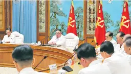  ?? AFP ?? EMERGENCIA. Kim Jong-un presidió una reunión con sus líderes.