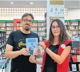  ?? ?? 2
Premiados.
Laura Nieto disfrutó de la hostelería (1), Miguel Ángel invirtió el premio en libros y restaurant­es y juguetes (2) y José Manuel también acudió a librerías (3).