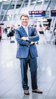  ?? FOTO: BRETZ ?? Thomas Schnalke ist seit 2001 in der Geschäftsf­ührung des Airports Düsseldorf, seit einem Jahr ist der 54-jährige Leiter der Geschäftsf­ührung.