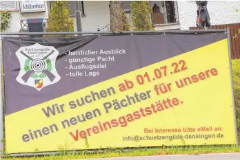  ?? FOTO: GRISCHA BEISSNER ?? Aufruf per Plakat, Facebook und Ebay: Der Denkinger Schützenve­rein nutzte bei der Pächtersuc­he alle erdenklich­en Mittel. Mit Erfolg.