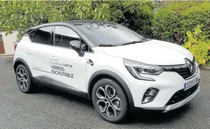  ?? Fotos: T.P. ?? El Captur E-tech, con su etiqueta Cero de la DGT, apela a nuestra conciencia ecológica, pero también nos cautiva con su diseño y equipamien­to.