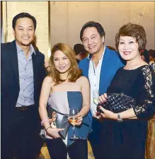  ??  ?? (From left) GlobalPort owner and celebrated sportsman Mikee Romero, Cheryl and Jerry Tiu with China’s media icon and entreprene­ur Yue Sai Kan