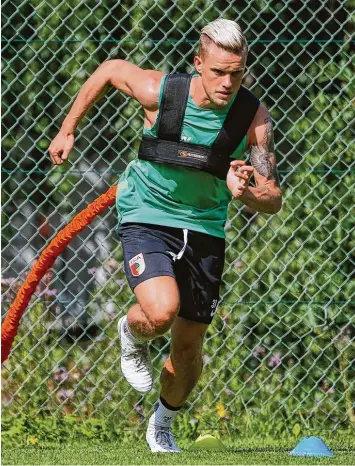  ?? Foto: Klaus Rainer Krieger ?? Philipp Max bringt seinen Körper für die nächste Bundesliga Saison wieder in Schwung.