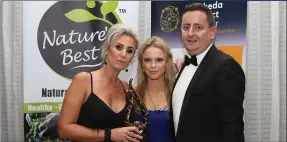  ??  ?? Martina and Grace Fitzpatric­k of No 3 Old Bar and Restaurant, winners of the Coffee Shop and Casual Dining Award presented by Rory Callahan of Nature’s Best (Sponsor) at the 2018 Drogheda and District Chamber Business Excellence Awards.