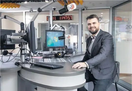  ?? BOŽIDAR VUKIČEVIĆ/CROPIX ?? Hrvoje Turić,
direktor Radio Dalmacije koja slavi 25 godina postojanja te su već godinama uvjerljivo prvi u Dalmaciji