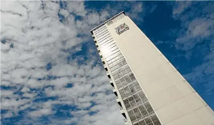  ??  ?? The Auckland City Council Civic Administra­tion building on Greys Avenue has not been used since 2014.