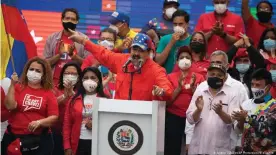  ??  ?? Maduro has actively campaigned and held rallies, despite the coronaviru­s pandemic