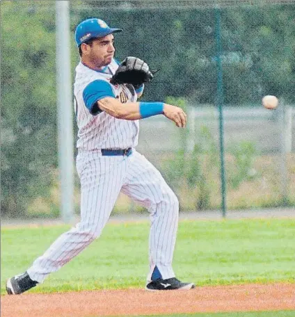  ??  ?? Aitor Rubio El capitán del San Ignacio lleva 17 años jugando en el primer equipo bilbaíno y es toda una referencia del béisbol vizcaíno y vasco