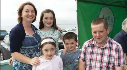  ??  ?? The Lambe Family attend the launch of the Good Vibes Cookbook last Tuesday evening in Shells Cafe, Strandhill