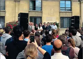  ??  ?? Jean-Luc Mélenchon, à Saint-Ouen, mardi, est venu soutenir Eric Coquerel.