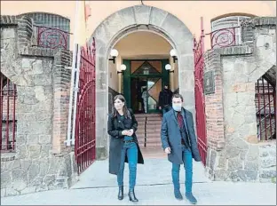  ?? MARTA PEREZ / EFE ?? Marta Vilalta y Pere Aragonès visitaron el jueves a Carme Forcadell en la prisión
