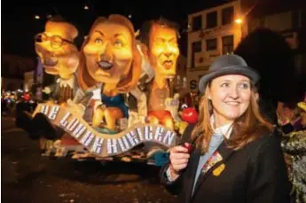  ?? FOTO PHN ?? Gwendolyn Rutten zondag tijdens Aalst Carnaval. Gisteren maakte ze bekend dat ze geen kandidaat-voorzitter is.