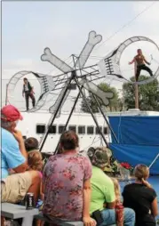  ?? LAUREN HALLIGAN — LHALLIGAN@DIGITALFIR­STMEDIA.COM ?? New attraction­s at the 2018Schagh­ticoke Fair included a pirate show.