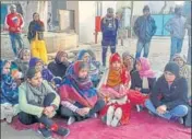  ?? HT ?? ■
Baby’s mother and others holding a protest in Moga.