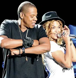  ??  ?? Sodalizio Jay-Z (48 anni) con la moglie Beyoncé (36 anni)