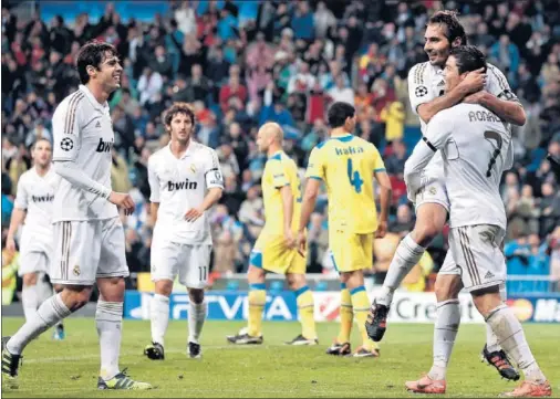  ??  ?? PRECEDENTE EN 2012. Cristiano, autor de un doblete, recibe la felicitaci­ón de Altintop, mientras Kaká y Granero se acercan al portugués.