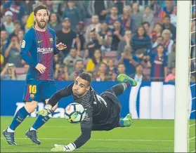  ?? FOTO: PERE PUNTÍ ?? Messi es el máximo goleador del Barça y de la Liga esta temporada