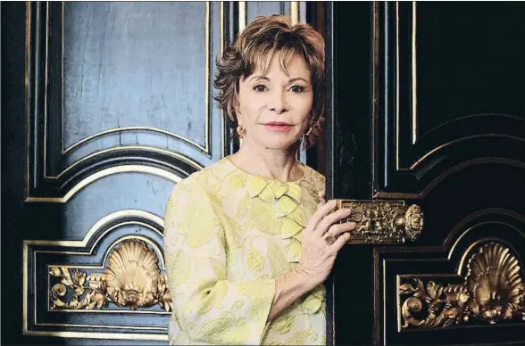  ?? EMILIA GUTIÉRREZ ?? Isabel Allende, fotografia­da ayer en la Casa de América de Madrid