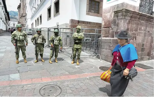 ?? F.E. ?? La militariza­ción es mayormente en Quito, capital del país.