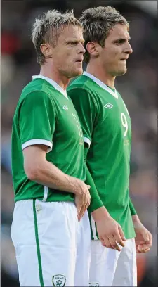  ??  ?? Kevin Doyle (right) prior to the internatio­nal friendly against Paraguay in the RDS ten years ago with his good friend, Damien Duff, who is a member of Stephen Kenny’s coaching staff.