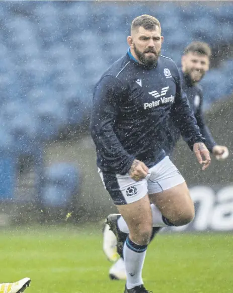  ?? ?? ← Zander Fagerson carries the ball during the captain’s run at Murrayfiel­d yesterday as Scotland fine-tuned their preparatio­ns for today’s Autumn Nations Series finale against Argentina