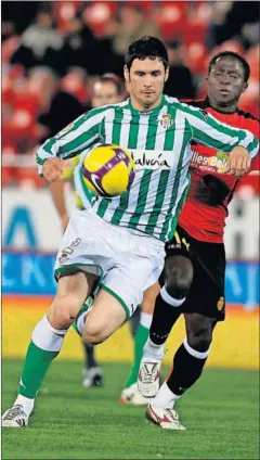  ??  ?? FICHADO. Melli, durante un partido con el Betis ante el Mallorca.