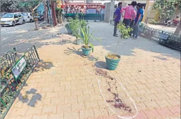  ?? SONU MEHTA/HT PHOTO ?? The spot where Mukesh Kumar, a school teacher, was found murdered in a government school in Nangloi.