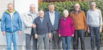  ?? FOTO: PRIVAT ?? Unser Bild zeigt Berthold Jung, Jürgen Tegge, Karl Brenner, Martin Strauß, Barbara Elze, Alfred Breitweg und Peter Rohlof (von links).