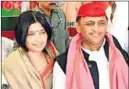  ?? —ANI ?? Akhilesh Yadav with wife Dimple Yadav