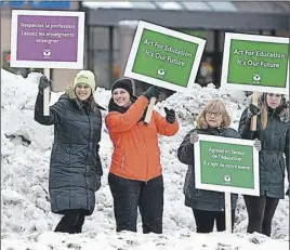  ?? Tina Comeau/ TC Media ?? Teachers held a rally in Yarmouth yesterday in opposition to a government bill that would force a contract on teachers.