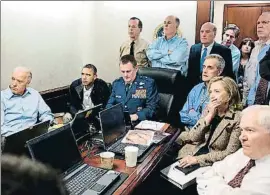  ?? PETE SOUZA / AFP ?? D’ahir a avui. Donald Trump va donar l’ordre d’atacar a Síria des d’una d’improvisad­a situation room instal·lada a la seva residència de Mar-aLago (Florida), en una