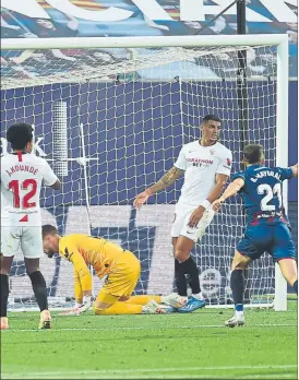  ?? FOTO: EFE ?? El acta arbitral del Levante-sevilla da el gol a Miramón y no en propia puerta