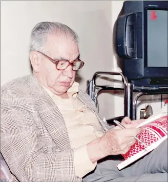  ?? ?? عبد السالم العجيلي ،)2006-1918( جمع باقتدار بين الطب والكتابة