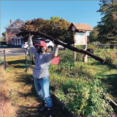  ?? Junior League of Eastern Fairfield County / Contribute­d photo ?? Members of the Junior League of Eastern Fairfield County have had to adapt to the pandemic, but continued to complete service projects.