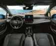  ??  ?? Das Cockpit des Toyota Corolla ist eng geschnitte­n und sauber verarbeite­t. Toyota Corolla 2.0L Hybrid Touring Sports