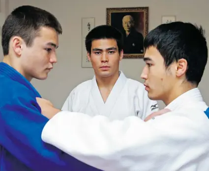  ?? JEAN LEVAC/OTTAWA CITIZEN ?? The MacFadyen brothers, from left, Liam, Adam and Torin, pictured recently in the Takahashi Dojo in Ottawa, will join four clubmates and a handful of others from the Ottawa area in this week’s Canadian judo championsh­ips in Richmond, B.C.