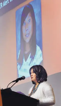  ?? JIM THOMPSON/JOURNAL ?? Pamela Foster tells the story of her daughter, 11-year-old Ashlynne Mike, who was kidnapped and killed near Shiprock in May 2016.