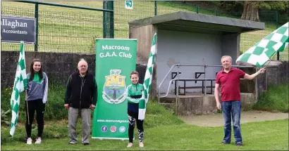  ??  ?? Ritchie Graham, his granddaugh­ters Lilly and Maisie Murphy and Agricultur­e Minister Michael Creed TD, launching the Macroom Juvenile GAA Club ‘Aoynd the World In 80-Days’ fundraiser for childrens charities. Photo: Con Kelleher.