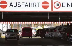  ?? Foto: W. Widemann ?? Nachts ist der Kaufland Parkplatz (hier bei Tageslicht) eigentlich leer – und es gilt Tempo 10. Dennoch hat es dort nun zweimal gekracht.