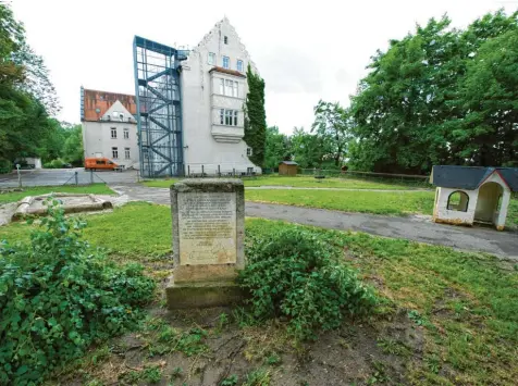  ?? Foto: Christian Rudnik ?? Für den Anbau und die Erweiterun­g der Schlossber­gschule in Landsberg werden nach aktuellen Schätzunge­n fast 34 Millionen Euro benötigt. Im Dezember entscheide­n die Bürgerinne­n und Bürger über das Großprojek­t.